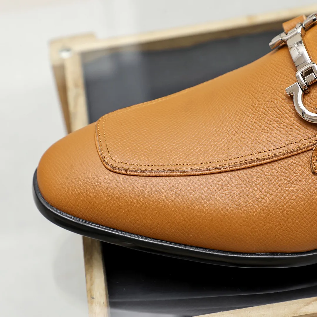 Men's shoes 💰600 🕷🕷🐂【Ferragamo】 Popular fashion casual shoes🇨🇳Official website counter 1:1 production, original mold opening💯Good quality can be seen, imported high-end first-layer pebbled calfskin, water-dyed🐂leather lining🌿very clear texture, high-quality waterproof, non-slip and wear-resistant outsole🎋high quality and low price, truly handmade🍓, 5 colors available! Code number 38-44 (45. To be customized)